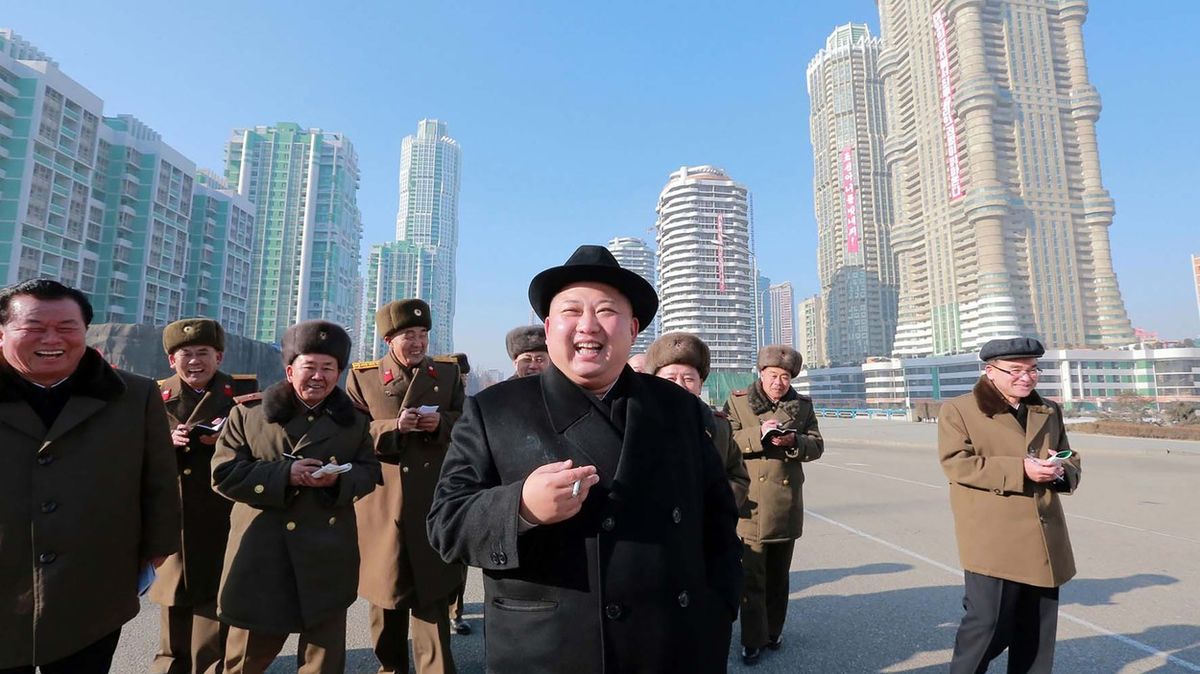 KLDR bojuje proti cigaretám. V čele kampaně stojí kuřák Kim Čong-un